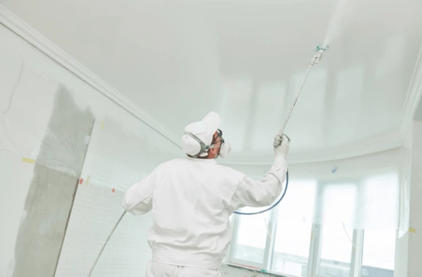Plafond laten spuiten: Voordelen, technieken en kosten